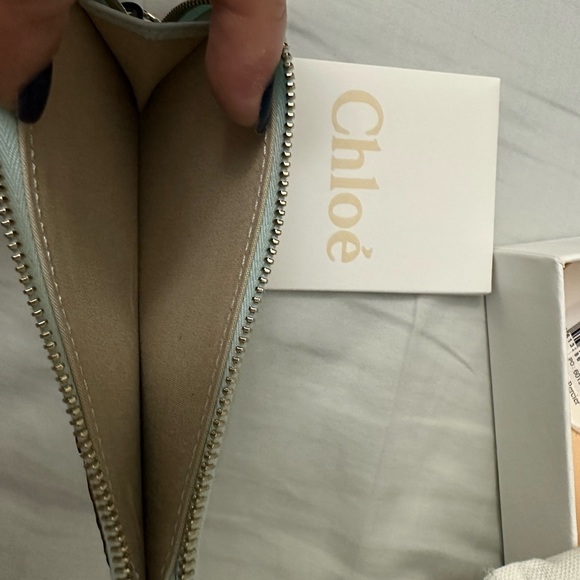 💯authentic New Chloe alphabet coin purse skylight blue (seasonal colour) - Picture 3 of 6